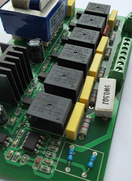 輸出控制板 輸出控制板