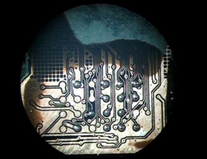 如何訪問NAND內(nèi)存芯片并從中讀取數(shù)據(jù)