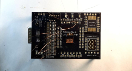 如何訪問NAND內(nèi)存芯片并從中讀取數(shù)據(jù)