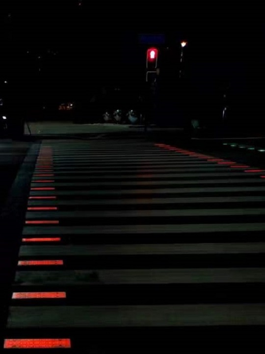 智慧斑馬線-效果 智慧斑馬線-效果